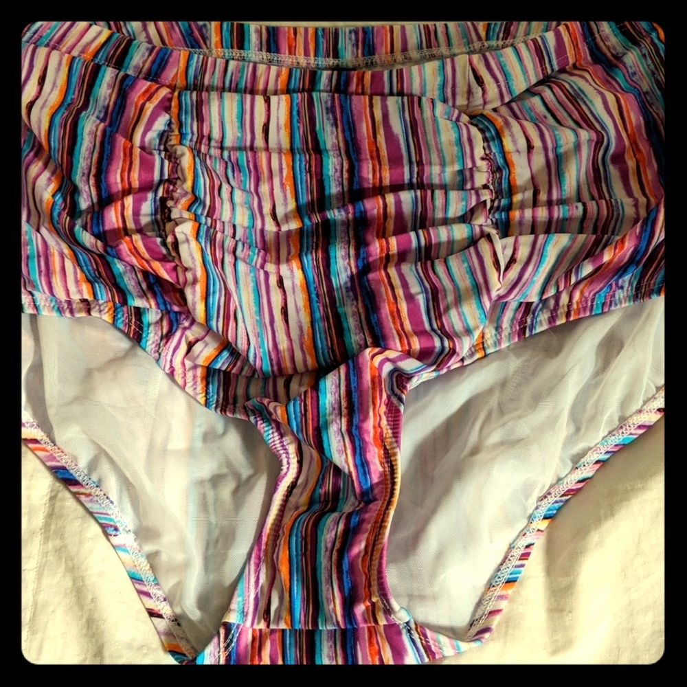 Torrid sz 1 swimsuit bottoms